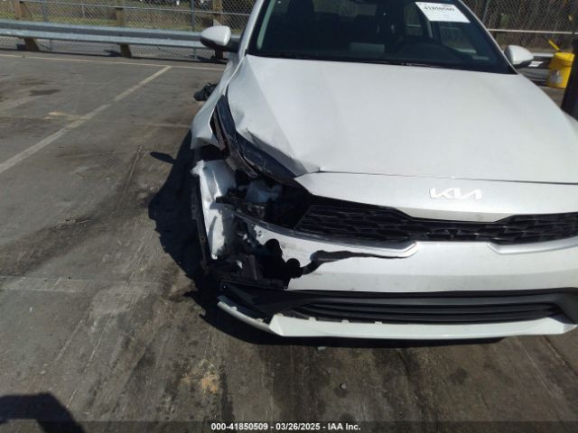 3KPF24AD5PE637982 KIA Forte Lxs