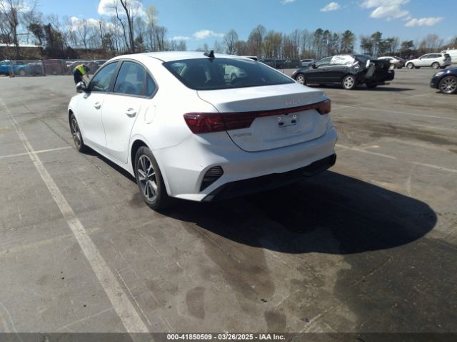 3KPF24AD5PE637982 KIA Forte Lxs