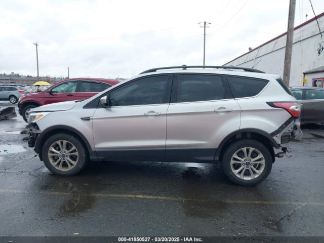 1FMCU9GD0JUA58579 Ford ESCAPE SE