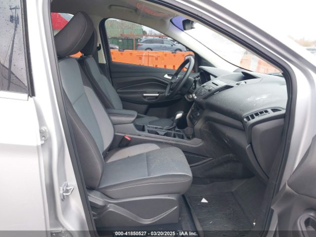 1FMCU9GD0JUA58579 Ford ESCAPE SE