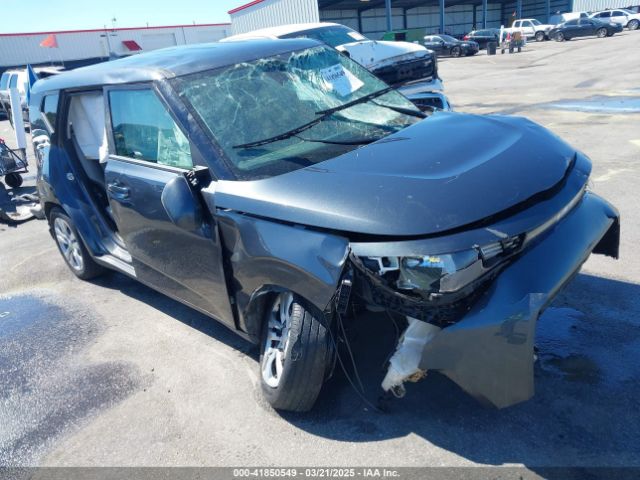 KNDJ23AU6P7878387 KIA SOUL LX