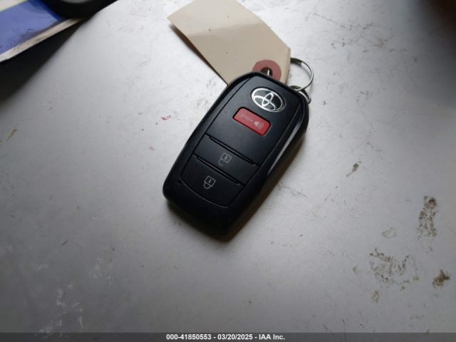 7MUBAABG4NV031977 Toyota Corolla Cross Le