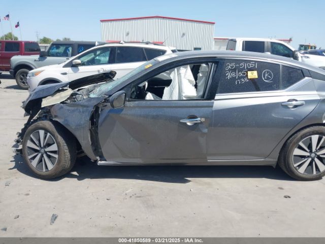1N4BL4DV8NN381738 Nissan Altima Sv Fwd
