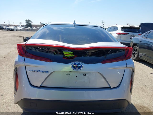 Toyota Prius Prime Premium 2017 JTDKARFP7H3019766 Image 17