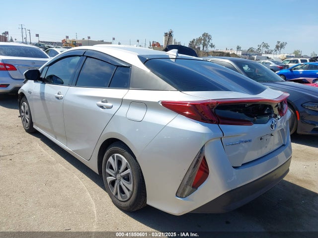 Toyota Prius Prime Premium 2017 JTDKARFP7H3019766 Image 3