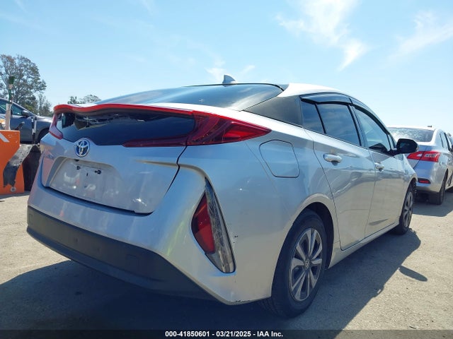 Toyota Prius Prime Premium 2017 JTDKARFP7H3019766 Image 4