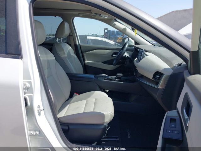 5N1BT3BA0PC848097 Nissan Rogue Sv Fwd