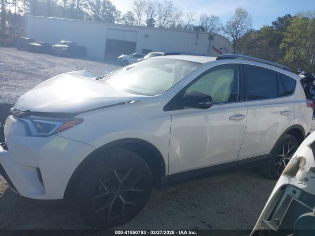 JTMNFREV7HJ140792 Toyota RAV4 SE