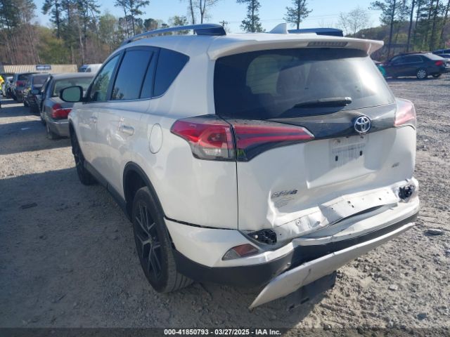 JTMNFREV7HJ140792 Toyota RAV4 SE