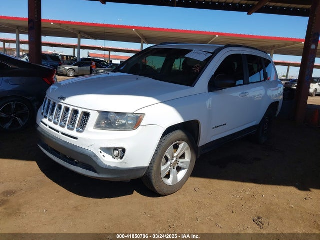 Jeep Compass 2014 1C4NJDBB3ED622357 Image 2