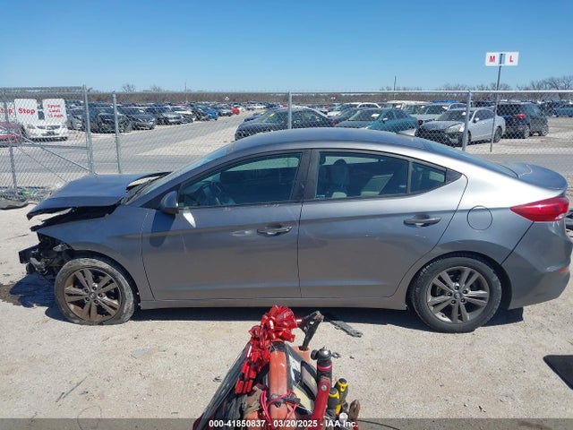 5NPD84LF3JH248832 Hyundai ELANTRA SEL