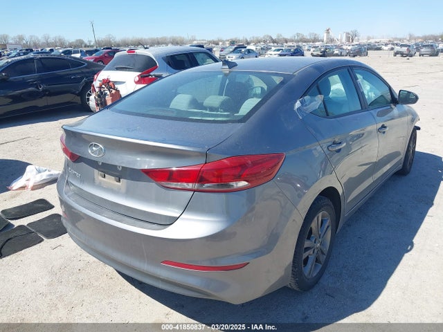 5NPD84LF3JH248832 Hyundai ELANTRA SEL