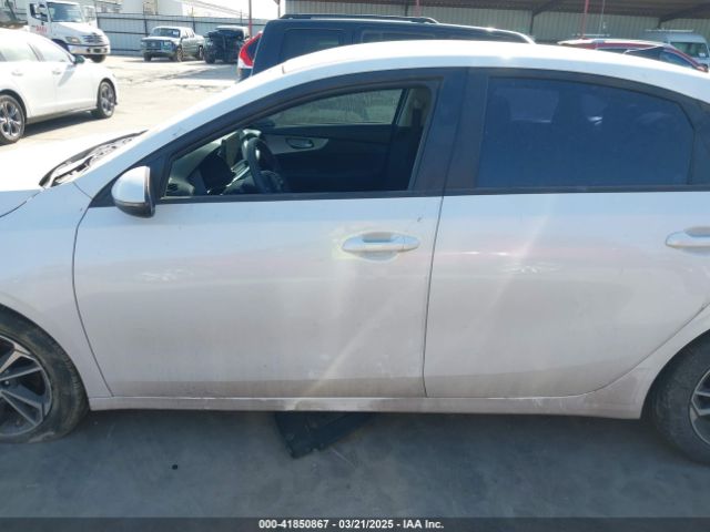 3KPF24AD0NE474123 KIA Forte Lxs