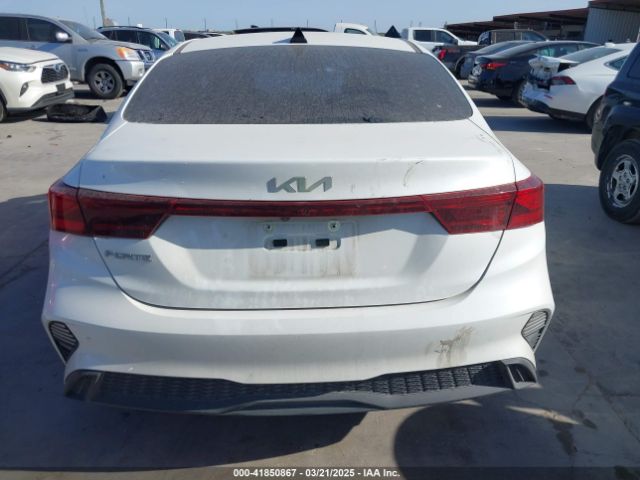 3KPF24AD0NE474123 KIA Forte Lxs
