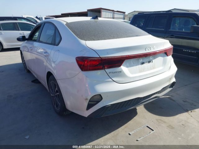 3KPF24AD0NE474123 KIA Forte Lxs