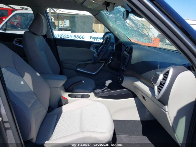 KNDJ23AU6P7856986 KIA SOUL LX