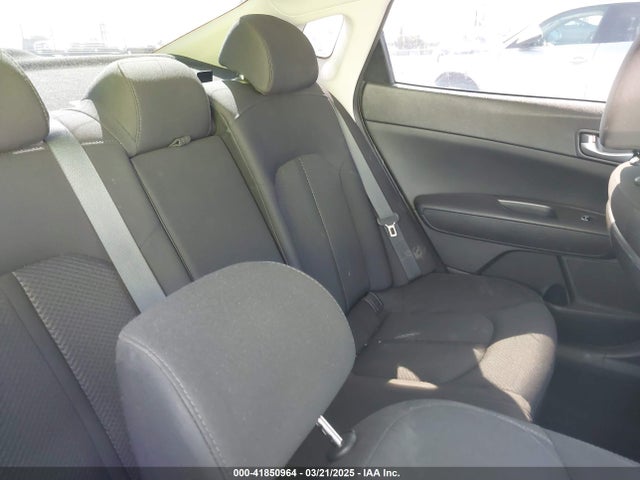 5XXGT4L34GG120556 KIA Optima Lx