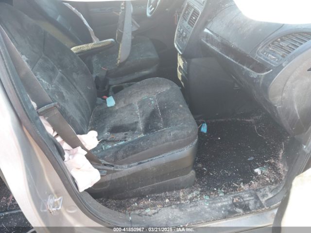 2C4RDGBG9JR138884 Dodge Grand Caravan Se Plus