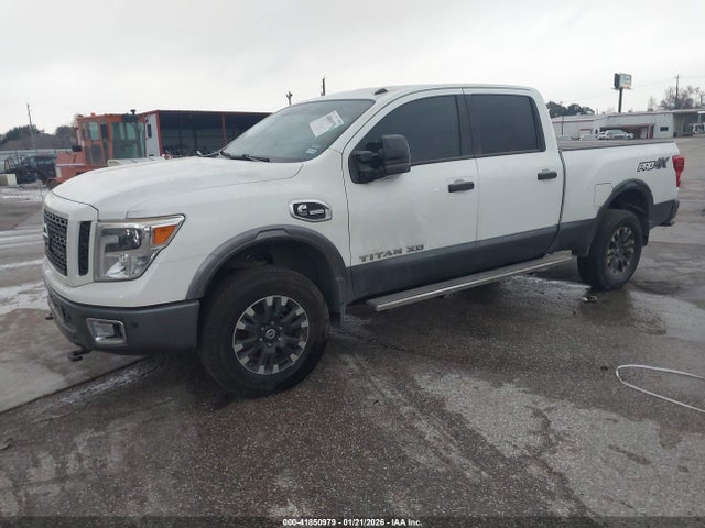 2019 NISSAN TITAN XD 1N6BA1F46KN533916 Photo 1