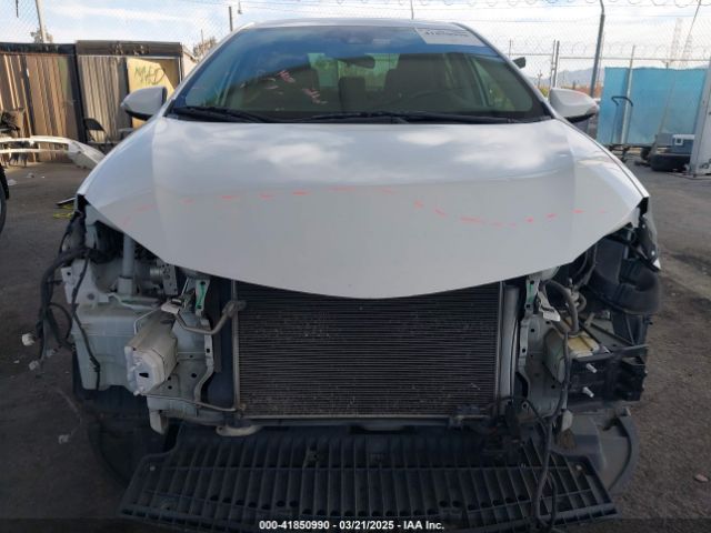 2T1BURHE6JC015949 Toyota COROLLA SE
