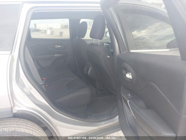 1C4PJLCB8KD366438 Jeep Cherokee Latitude Fwd