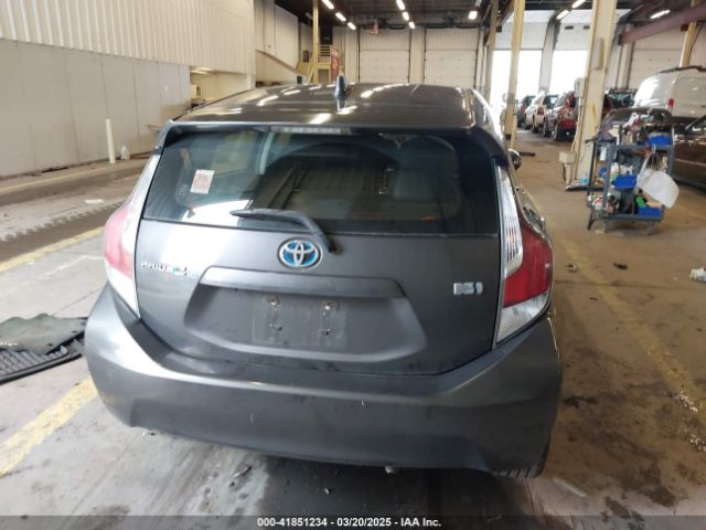 JTDKDTB3XF1106075 Toyota Prius C Four