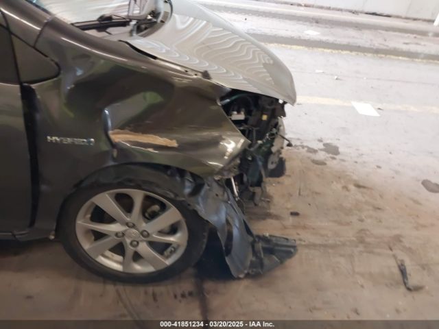 JTDKDTB3XF1106075 Toyota Prius C Four