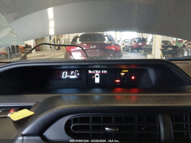 JTDKDTB3XF1106075 Toyota Prius C Four
