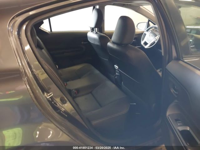 JTDKDTB3XF1106075 Toyota Prius C Four