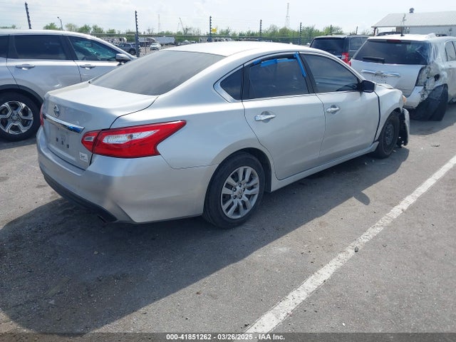 1N4AL3AP2HC169123 Nissan Altima 2.5 S