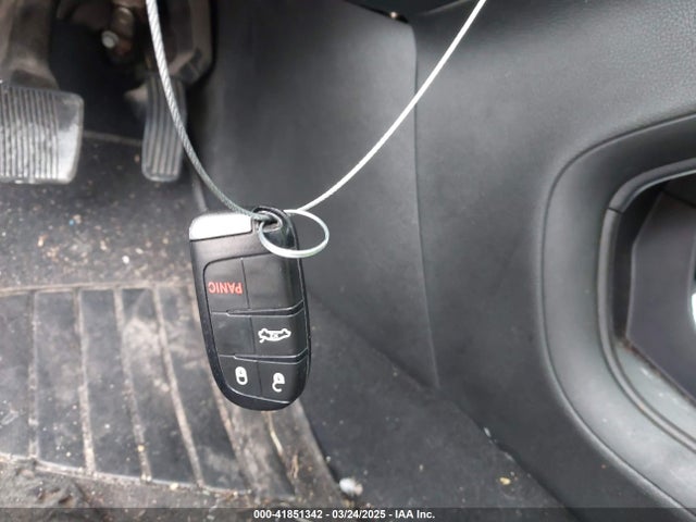 1C3CCCAB1FN667410 Chrysler 200 Limited
