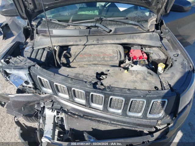 3C4NJCBB1MT505864 Jeep Compass Latitude Fwd
