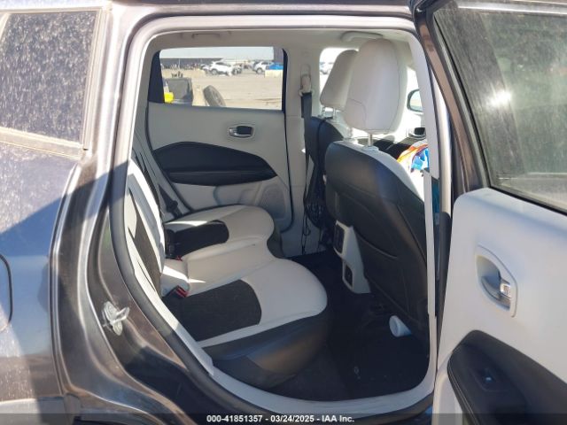 3C4NJCBB1MT505864 Jeep Compass Latitude Fwd