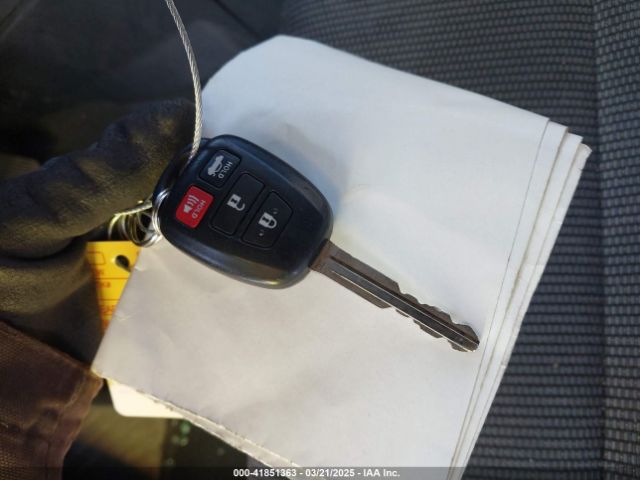 2T1BURHE7JC055652 Toyota COROLLA SE