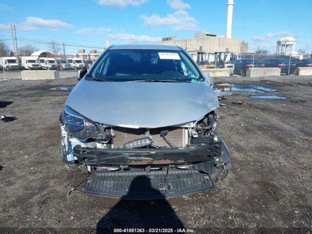 2T1BURHE7JC055652 Toyota COROLLA SE