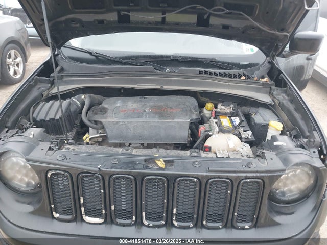 Jeep Renegade Latitude 2015 ZACCJBBT8FPB88024 Image 10