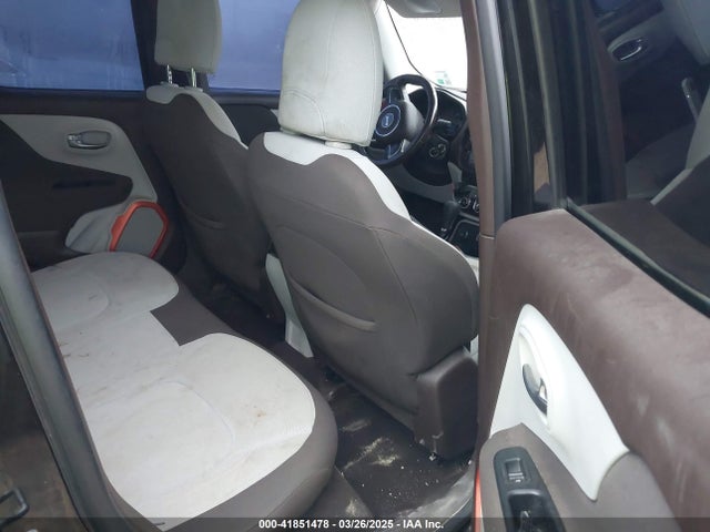 Jeep Renegade Latitude 2015 ZACCJBBT8FPB88024 Image 8