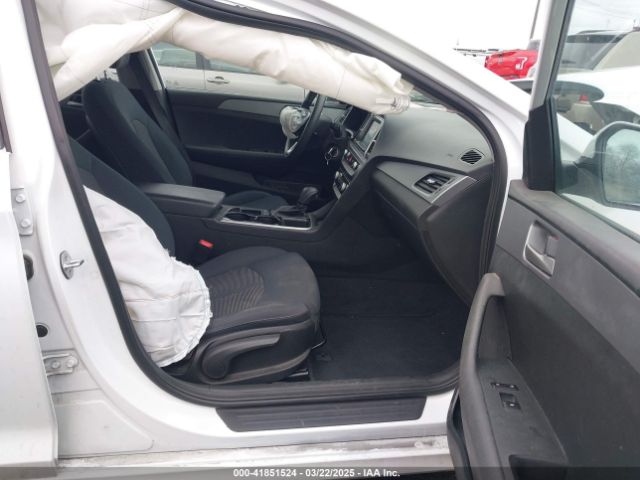 5NPE24AFXJH698843 Hyundai SONATA SE