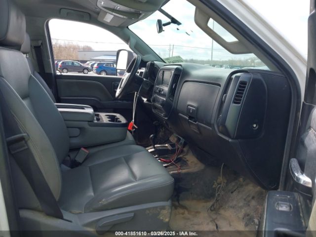 1GB2KUEG2JZ233878 Chevrolet Silverado 2500hd Wt
