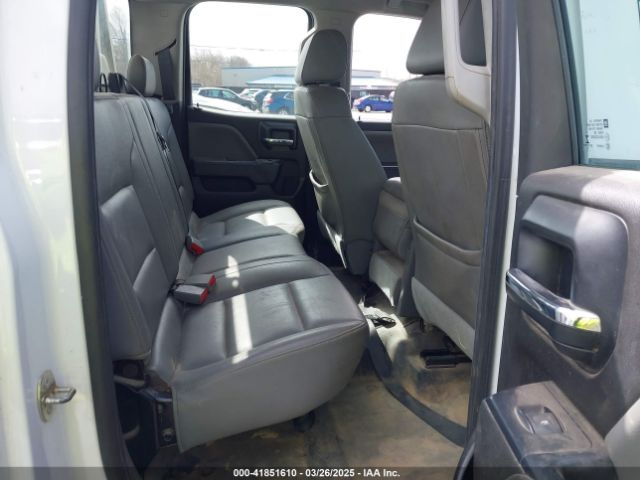 1GB2KUEG2JZ233878 Chevrolet Silverado 2500hd Wt