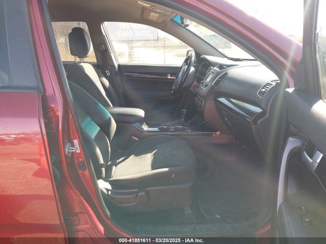 5XYKT3A61EG495427 KIA SORENTO LX