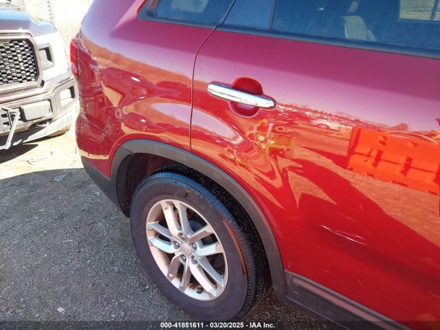 5XYKT3A61EG495427 KIA SORENTO LX