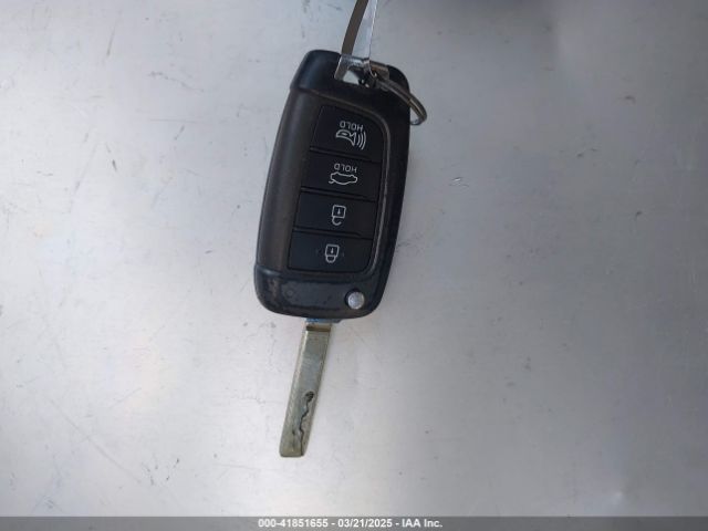 5NPLL4AG7NH076610 Hyundai ELANTRA SE