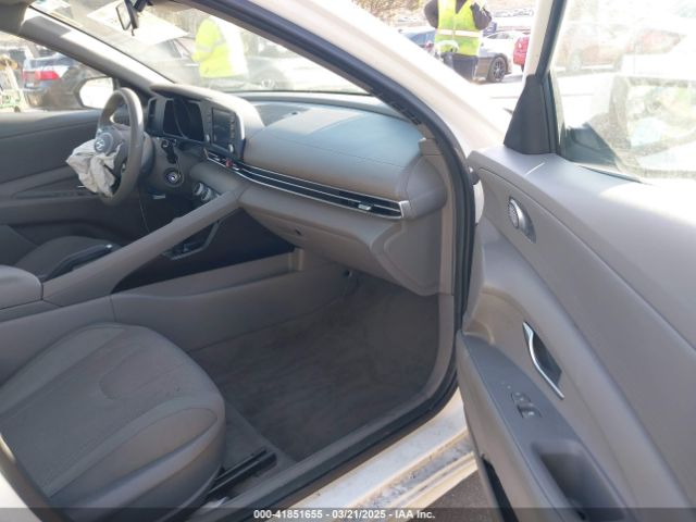 5NPLL4AG7NH076610 Hyundai ELANTRA SE