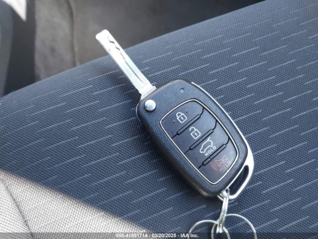 KM8J23A42LU135653 Hyundai TUCSON SE