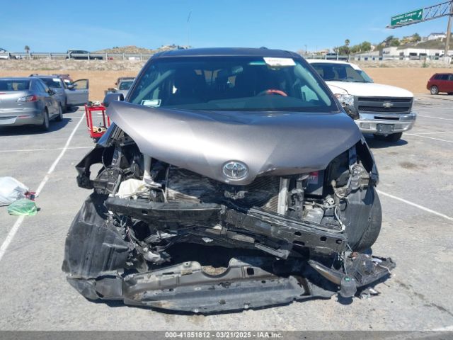 5TDXK3DC4GS708290 Toyota Sienna Se 8 Passenger