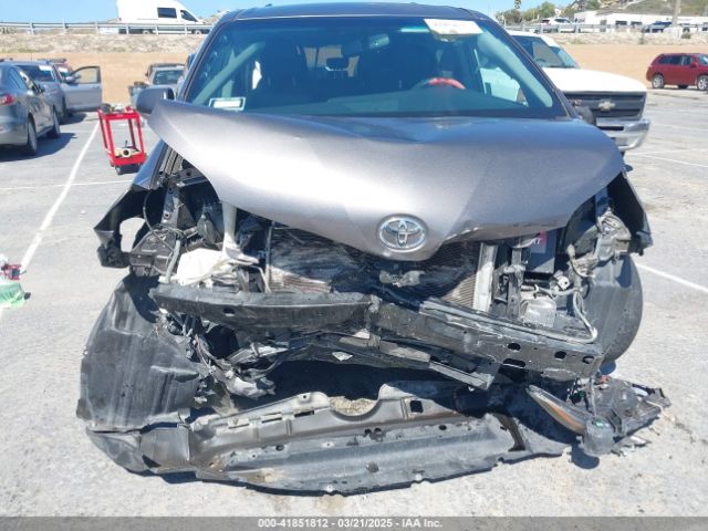 5TDXK3DC4GS708290 Toyota Sienna Se 8 Passenger