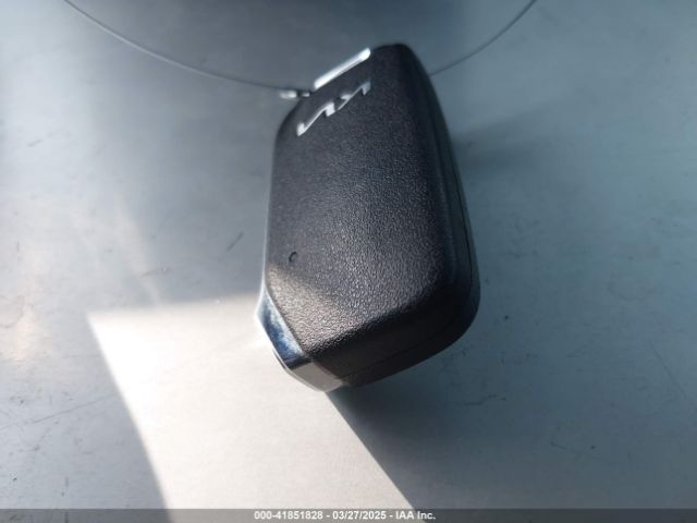 KNDCR3LE7S5219121 KIA NIRO EX