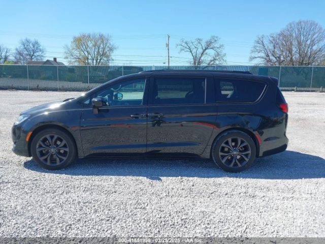 2C4RC1BG6KR532019 Chrysler Pacifica Touring L
