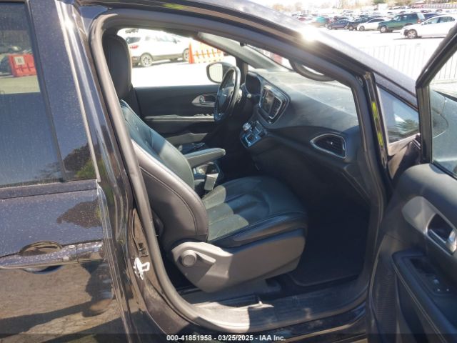 2C4RC1BG6KR532019 Chrysler Pacifica Touring L